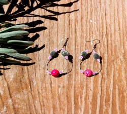 Boucles d'oreilles : graines - perles du Zanzibar - agate rose