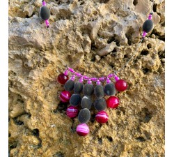 Collier : graines - perles du Zanzibar - agate rose
