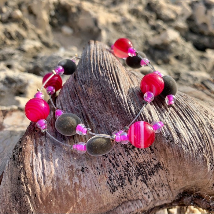Bracelet : graines - perles du  Zanzibar - Agate rose
