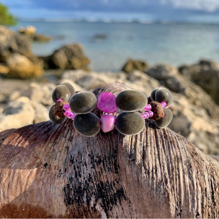 Bracelet 2 rangs : graines perles du Zanzibar - quartz rose
