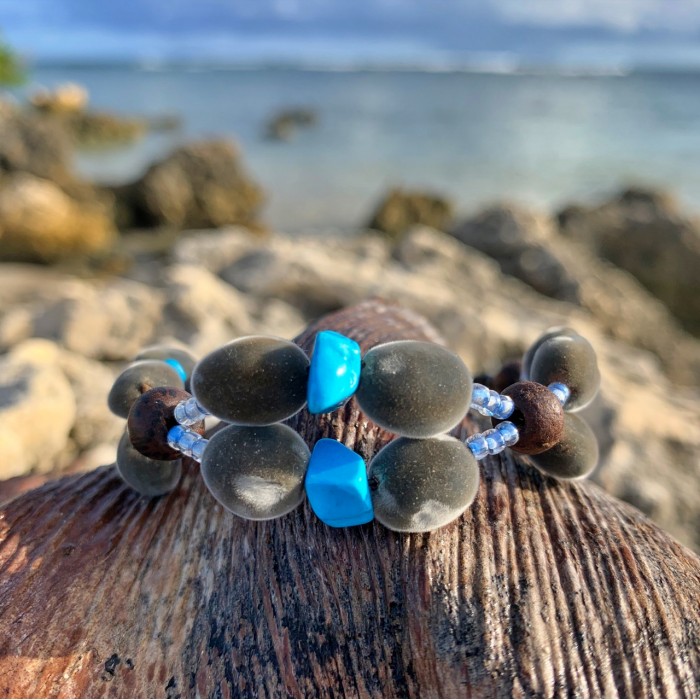 Bracelet 2 rangs : graines perles du Zanzibar - howlite