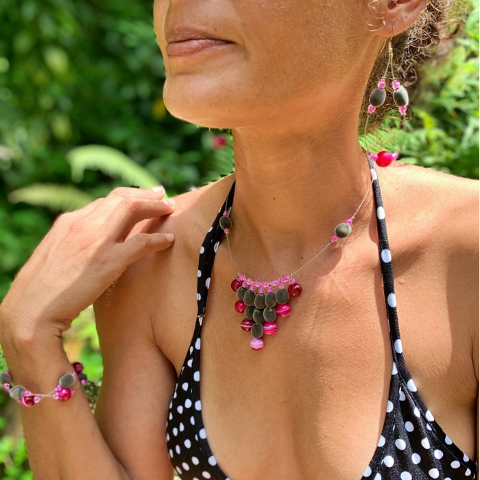Boucles d'oreilles : graines - perles du Zanzibar - agate rose