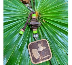 Porte clé : noix de coco - carré - carte Guadeloupe - vert